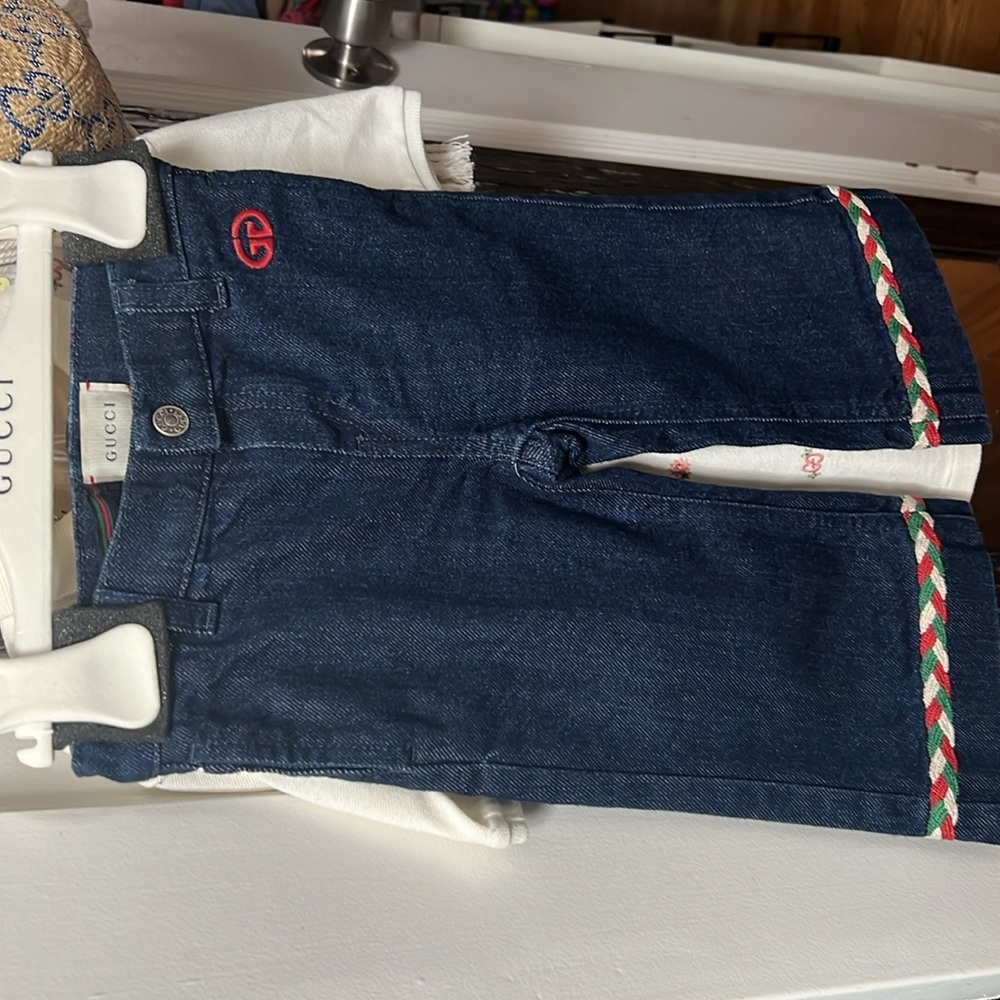 Gucci - Picture 2 of 3